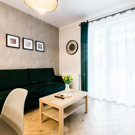 Apartament Rezydencja Vintage No1 オルシュティン エクステリア 写真