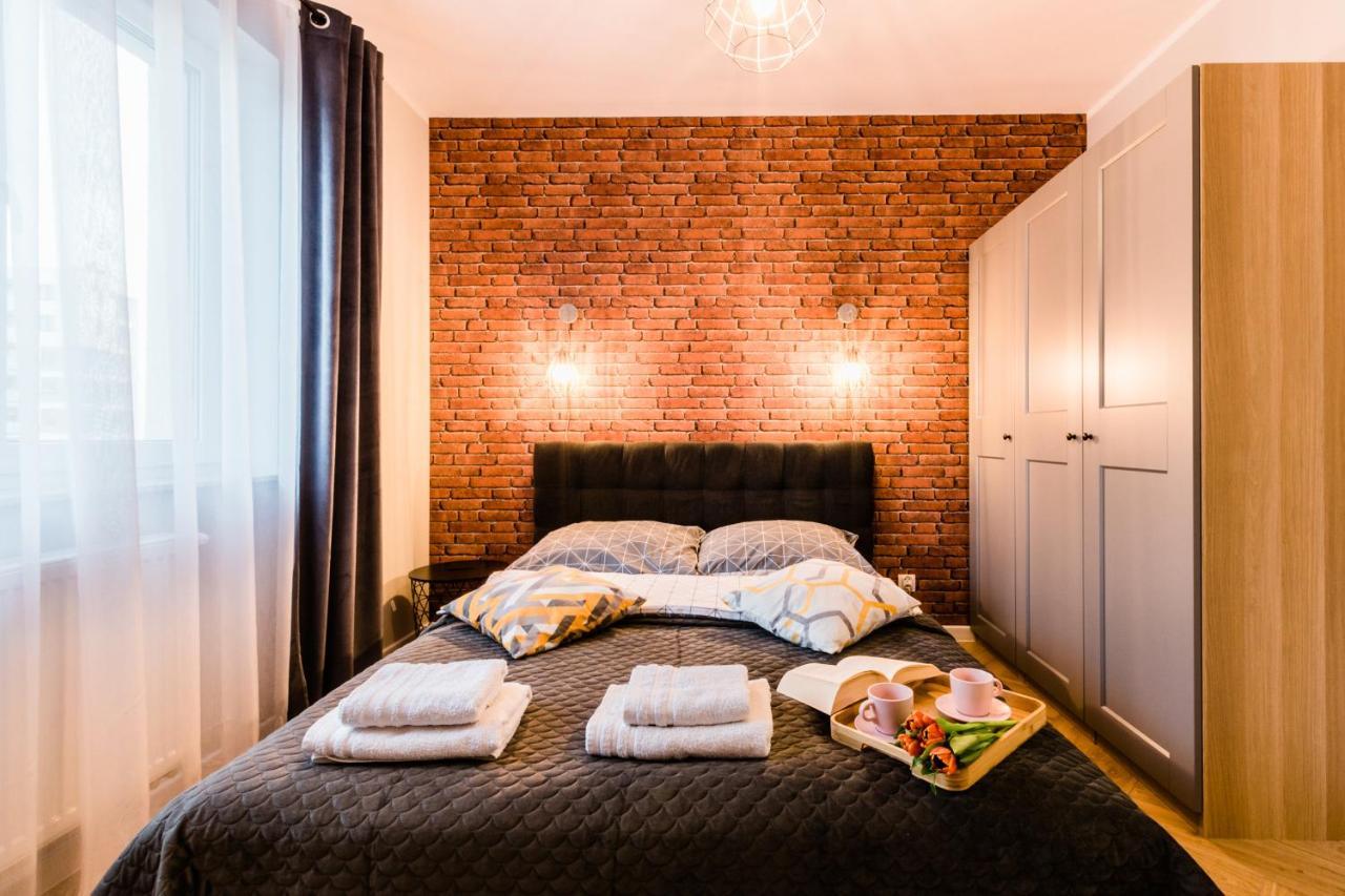 Apartament Rezydencja Vintage No1 オルシュティン エクステリア 写真